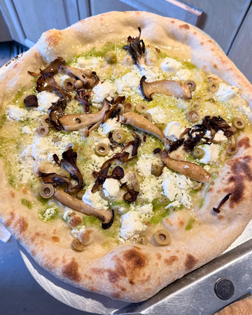 Juneau Natural La Capra Pazza Pizza - FROZEN